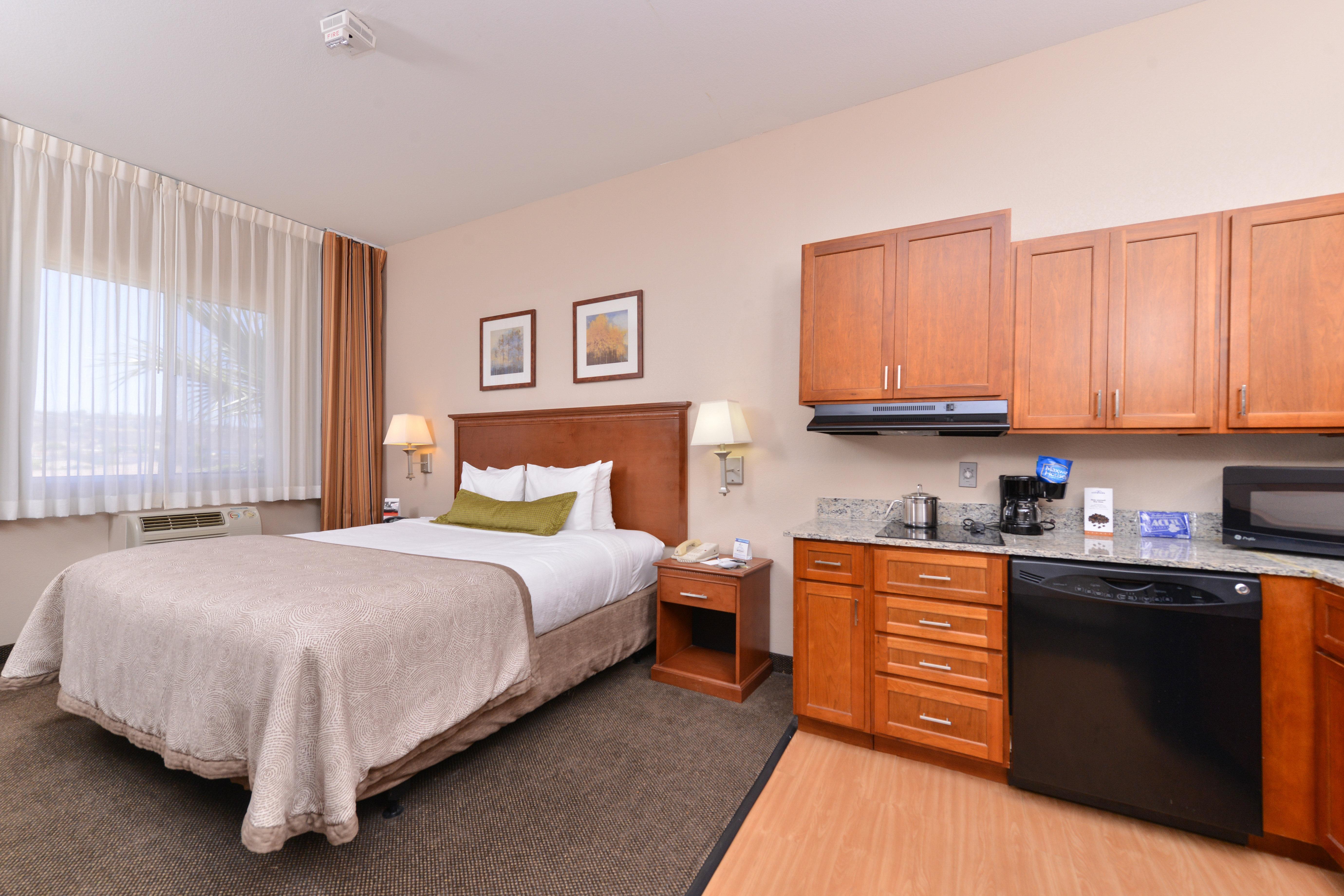Candlewood Suites San Diego By Ihg Bagian luar foto