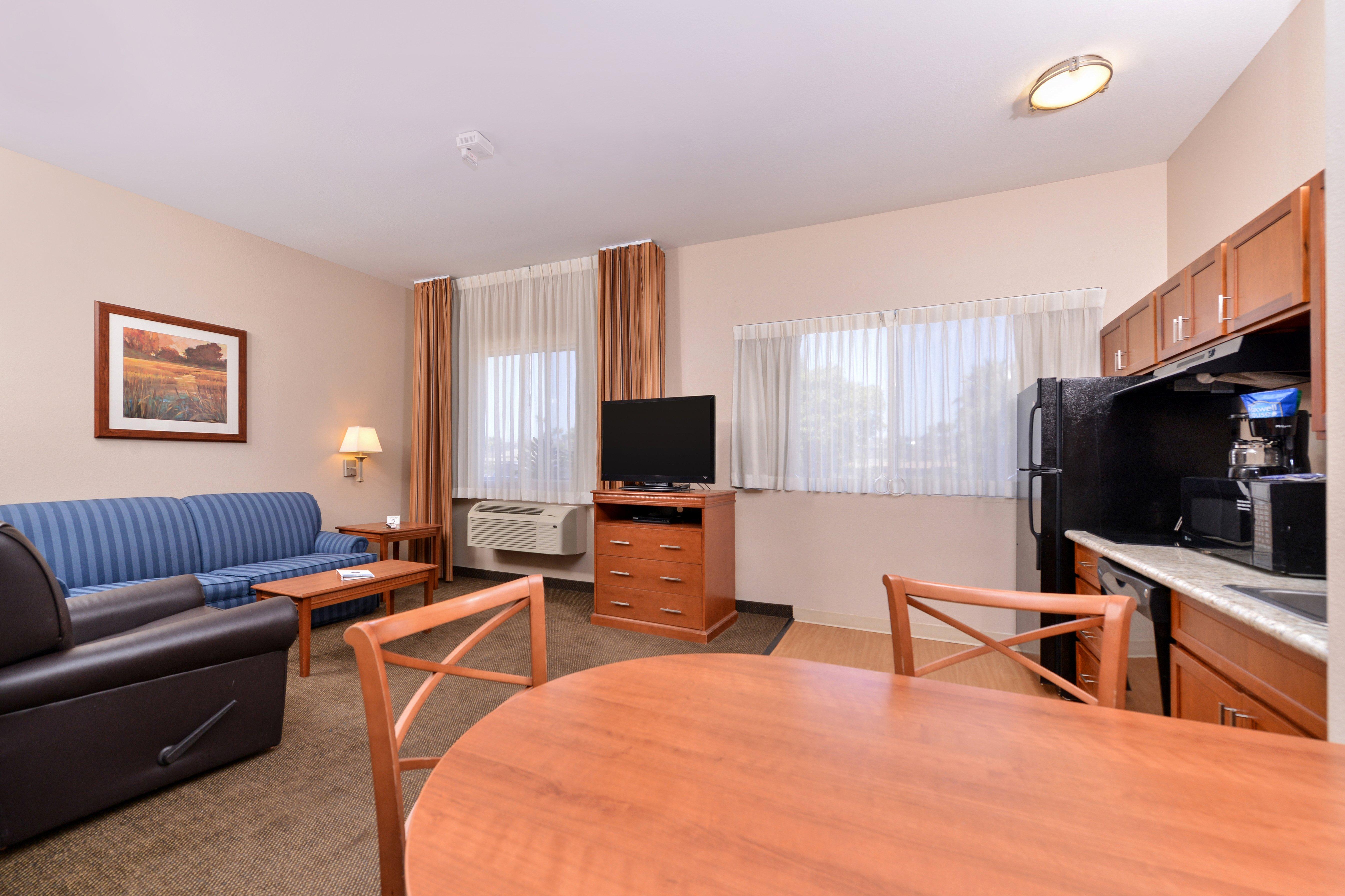 Candlewood Suites San Diego By Ihg Bagian luar foto